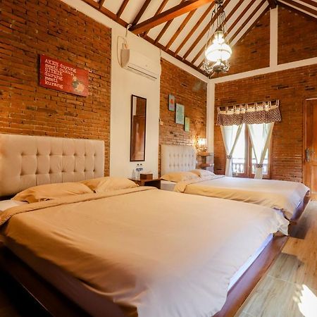 Omah Teras Bata Guesthouse 요그야카르타 외부 사진