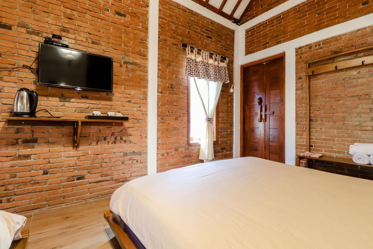 Omah Teras Bata Guesthouse 요그야카르타 외부 사진