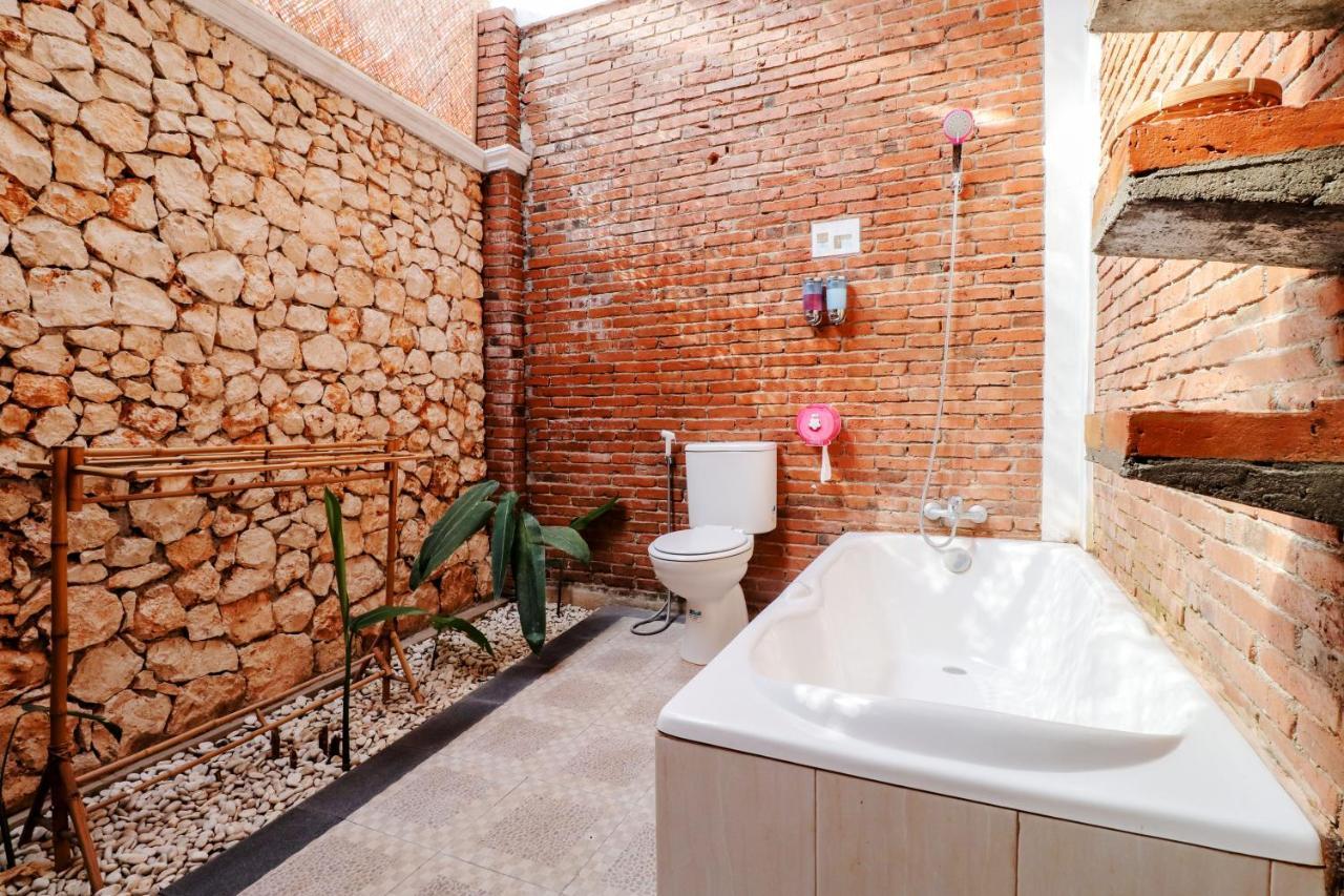Omah Teras Bata Guesthouse 요그야카르타 외부 사진