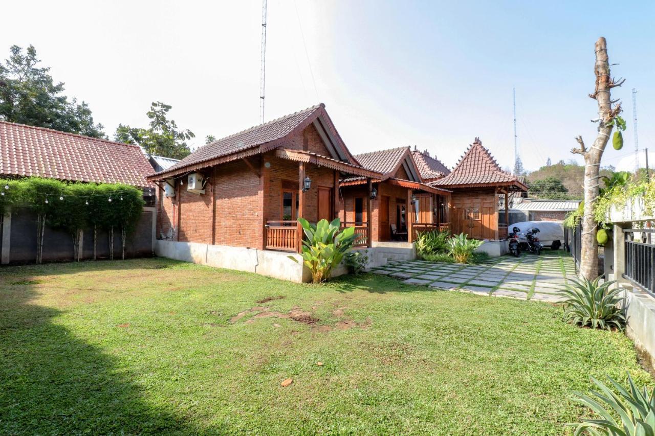 Omah Teras Bata Guesthouse 요그야카르타 외부 사진